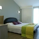Desiree 2* סן בנדטו דל טרנטו