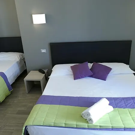 Desiree Hotel 2*
