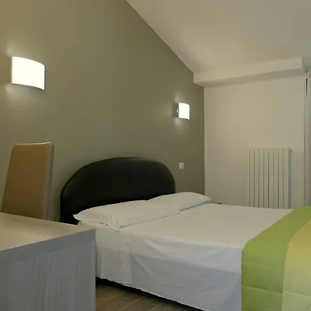 Desiree סן בנדטו דל טרנטו