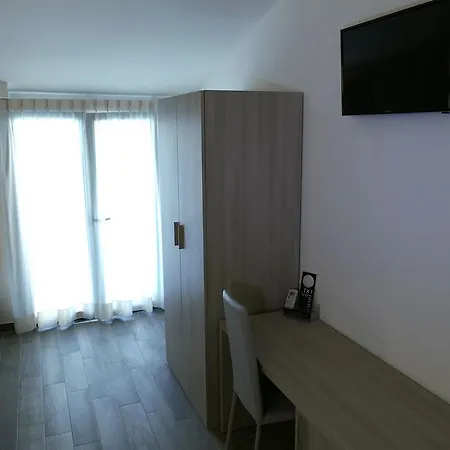 Desiree 2* סן בנדטו דל טרנטו